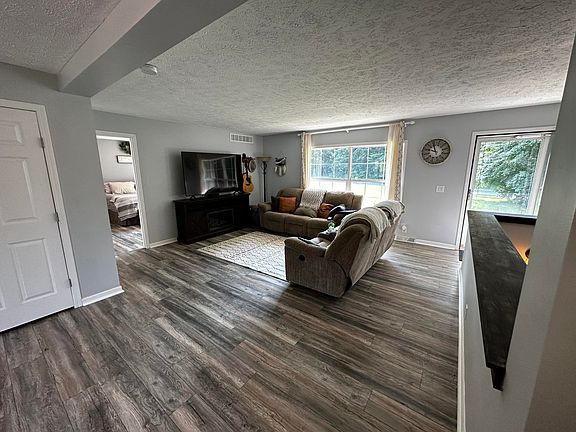 5th image of 913 Olin Meadows Dr