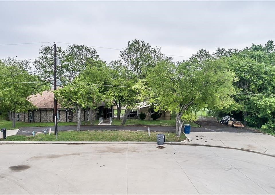 1st image of 316 Marion Dr