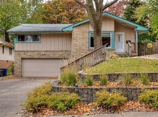 2831 Francis Dr, Des Moines, IA 50310