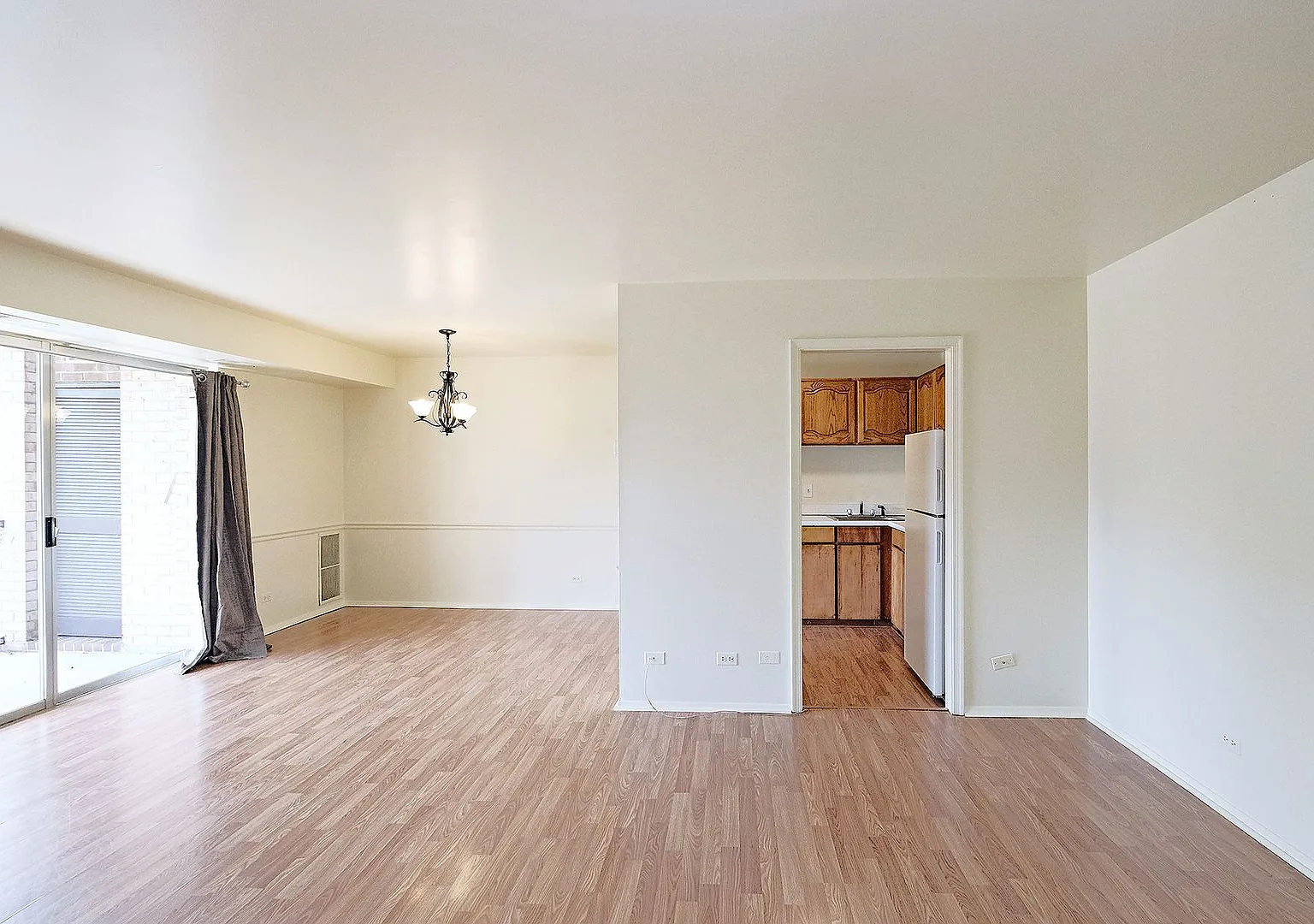 North Downtown Condo With Water/Sewer, Gas, Electricity Included — Photo 3