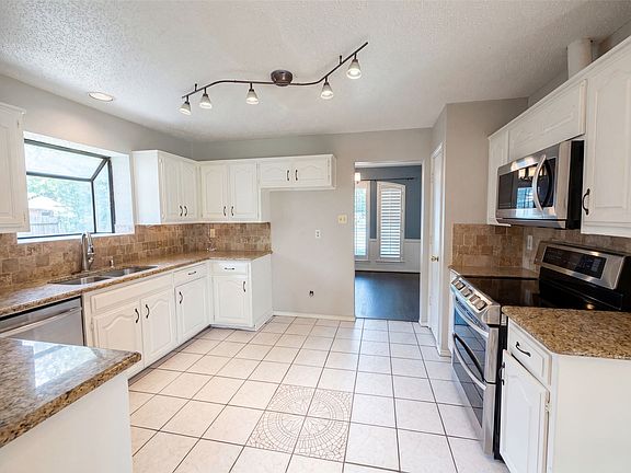2nd image of 6712 Coach House Ln