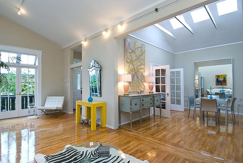 1st image of 118 Eugenia Ave