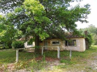 18236 Savage Rd, Belleville, MI 48111