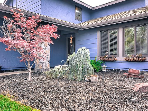2nd image of 2885 Aetna Way