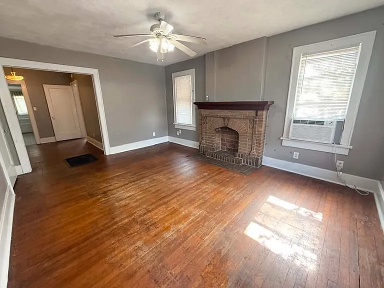 2710 NW 20th St — Photo 5