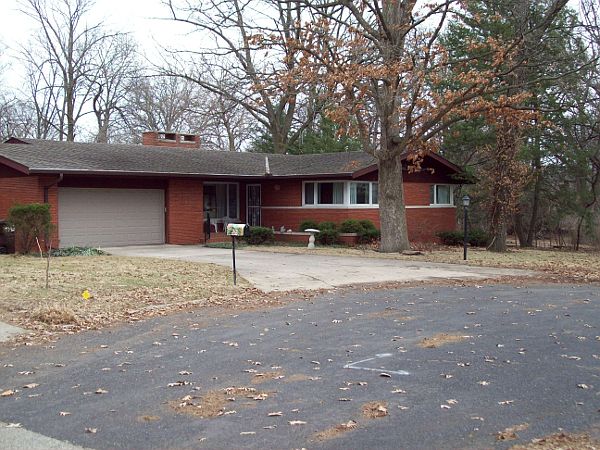 1st image of 5602 N Woodland Ct