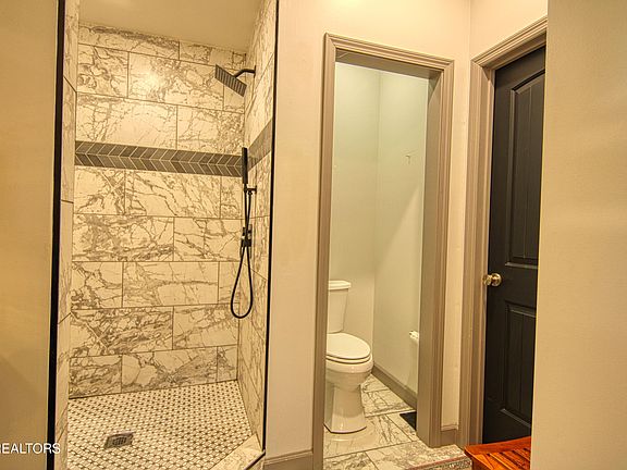 17th image of 279 Crouch Branch Ln