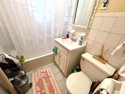 4th image of 31-15 35th St #1R