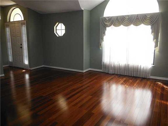 3rd image of 2680 Kendall Ave