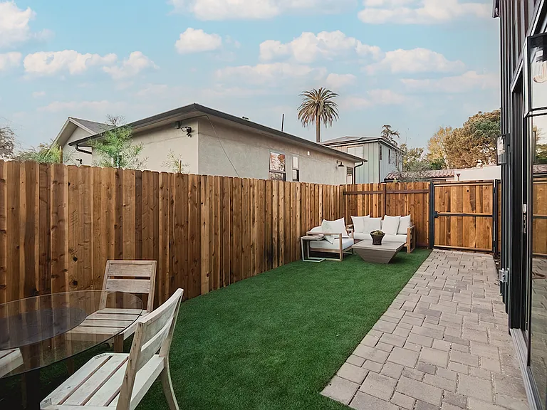 11024 Hortense St — Photo 2