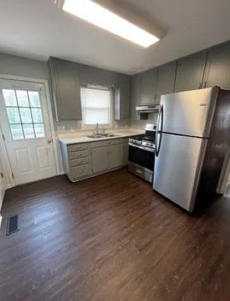 3rd image of 1703 Mayflower Dr #B