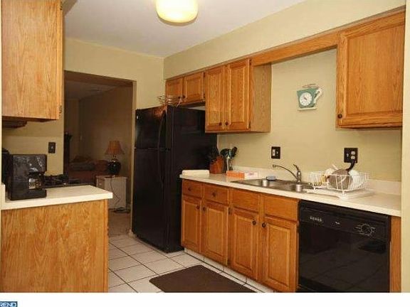 4th image of 23 Wyckwood Ct