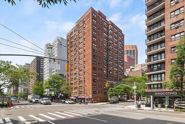 Rented by Real Homes Real Estate LLC | media 25