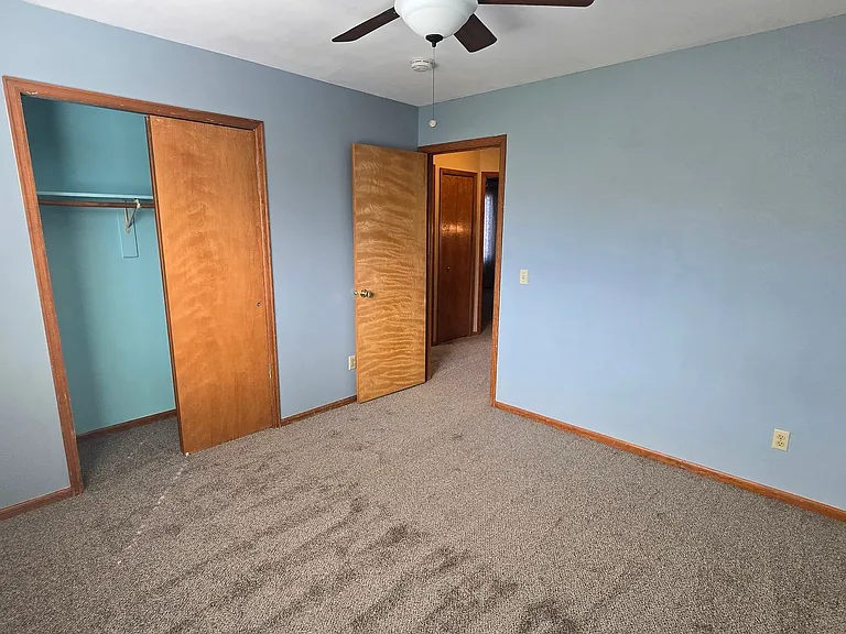 305 Holbrook St — Photo 24