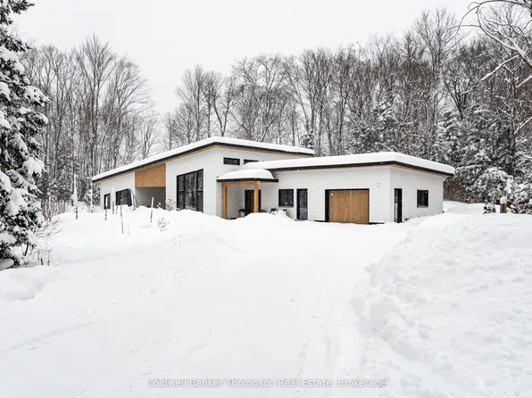 753 Williamsport Rd, Huntsville, ON P1H 2J4