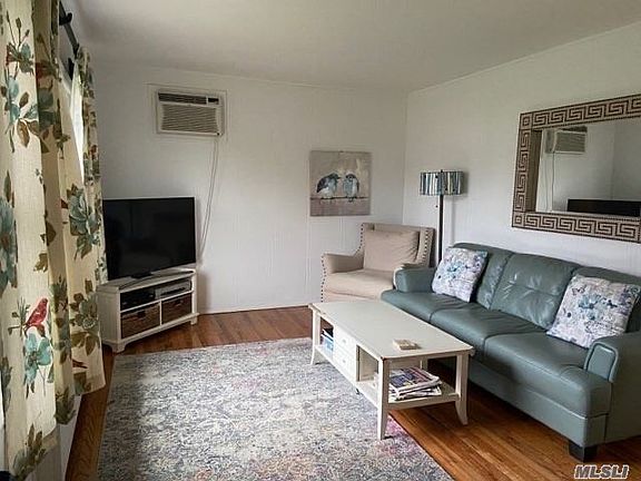 4th image of 757 Van Buren Ave
