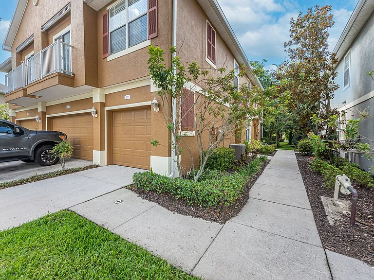 6750 Eagle Feather Dr — Photo 2