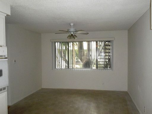 5th image of 404 E Hyde Park Blvd APT D