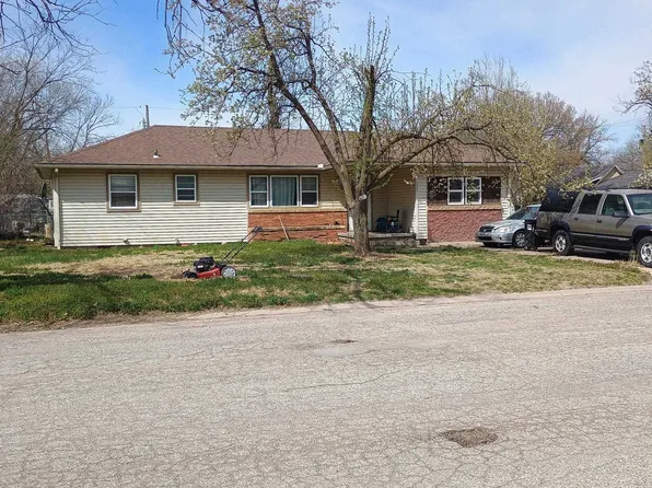 223 N Sedgwick Ave, Burrton, KS 67020