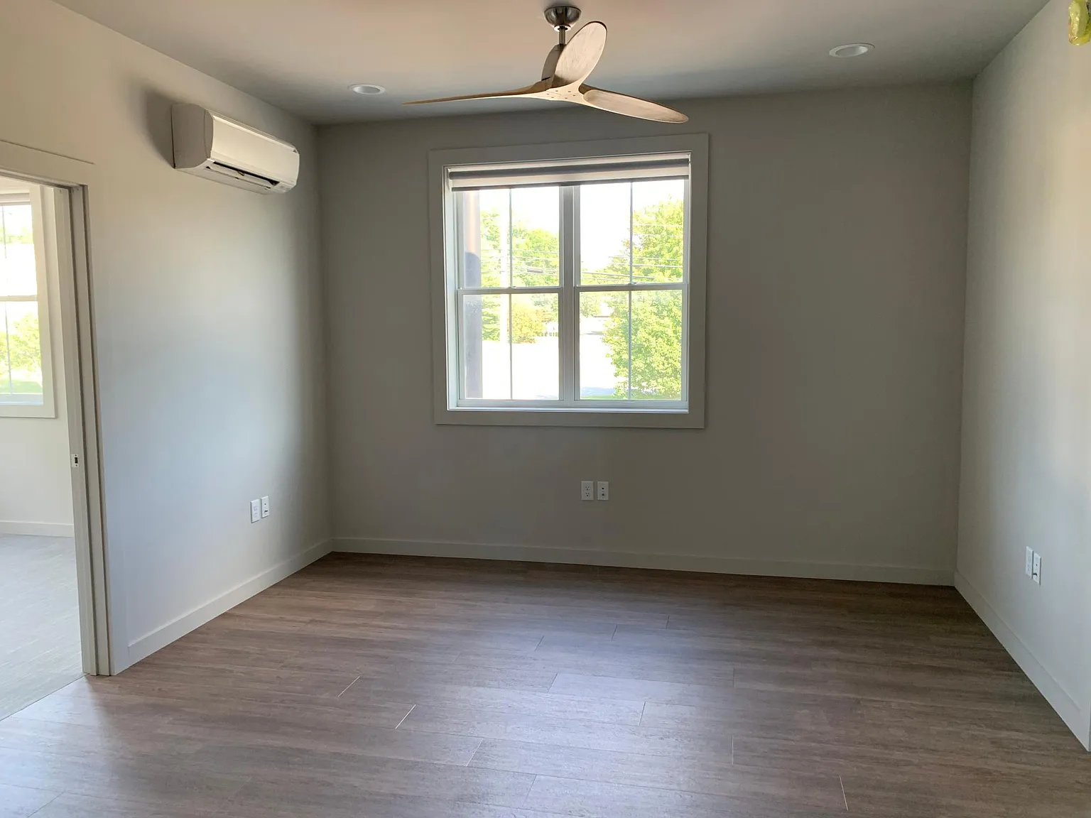 2 bed, 800 sqft, $2,150 — Photo 2