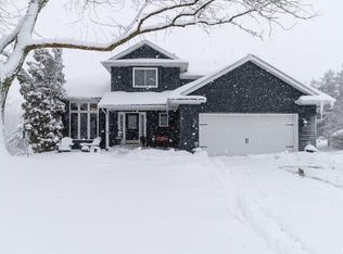 5712 Jessica Ct, Davenport, IA 52807