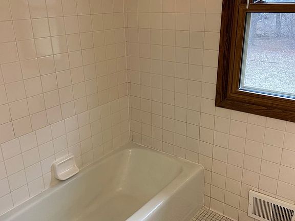 2nd image of 1671-1673 E Leone Ave