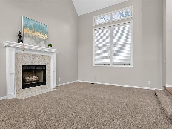 5th image of 15206 Reeds Rd