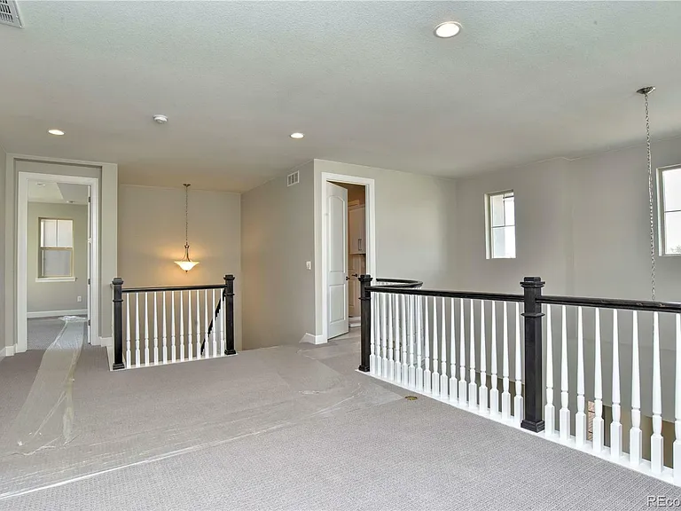 6040 S Olive Ct — Photo 15