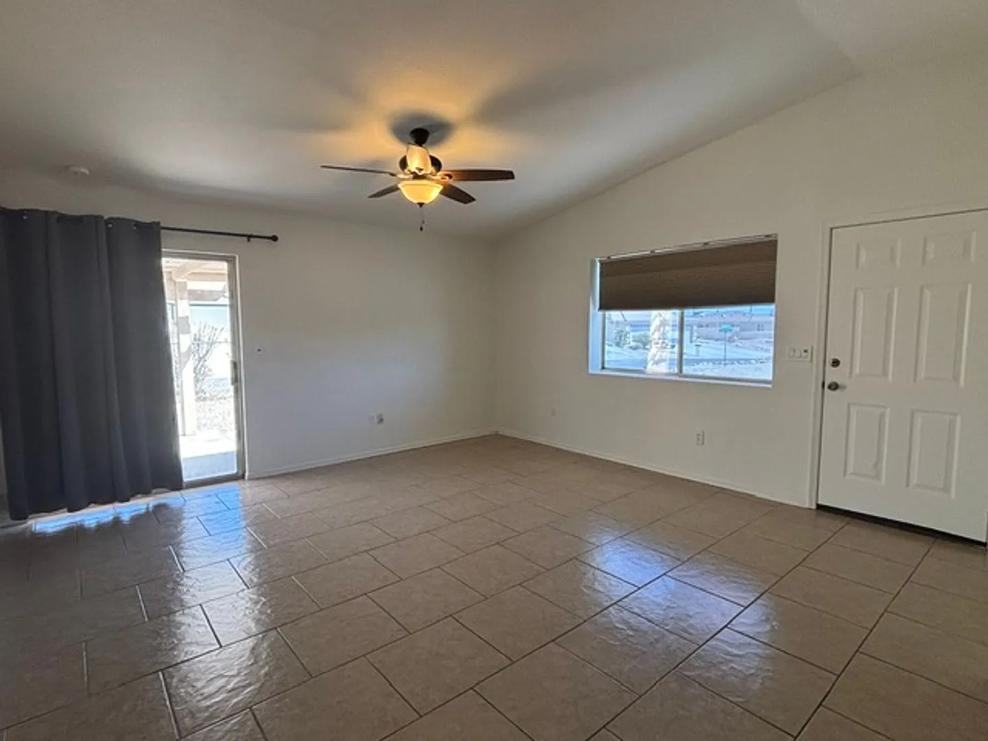 2 Bedroom - 2 Bathroom Duplex — Photo 4