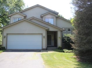 6301 Crystal Springs Rd, Crystal Lake, IL 60012