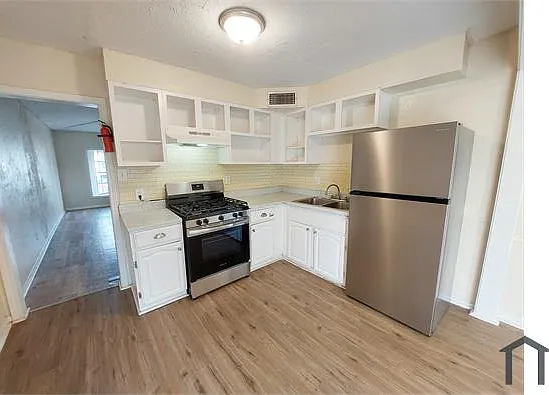 3 bed, 1318 sqft, $1,595 — Photo 4