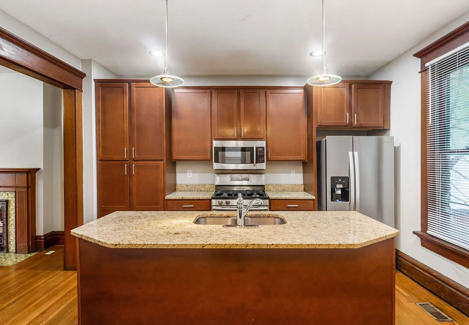 3 bed, 1.0 bath, $1,945 — Photo 2