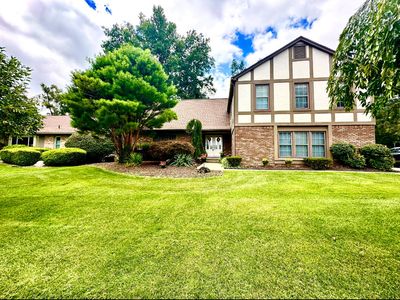 1983 Chalmers Dr W, Rochester Hills, MI, 48309