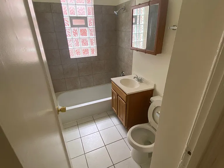 5001 W Monroe St #112-1 — Photo 4