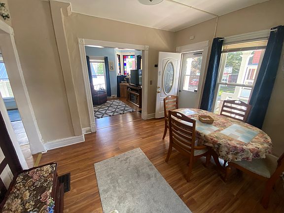3rd image of 31 Linden Ave
