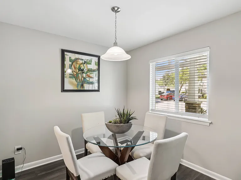 Woodshire Apartments — Photo 10