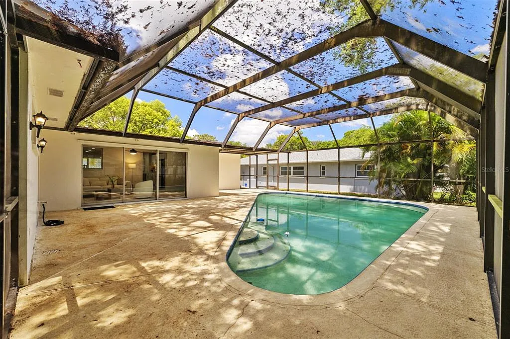 4 bed, 2.0 bath, 2126 sqft, $4,200 — Photo 3