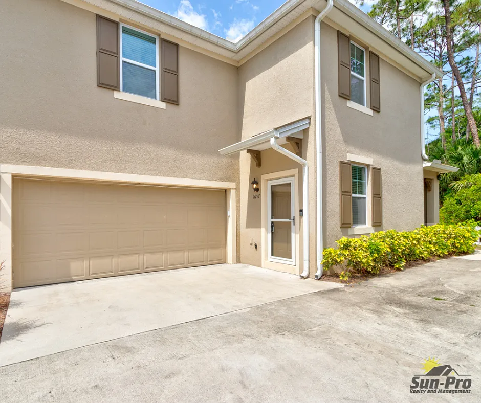 3 bed, 3.0 bath, 2179 sqft, $2,250 — Photo 1