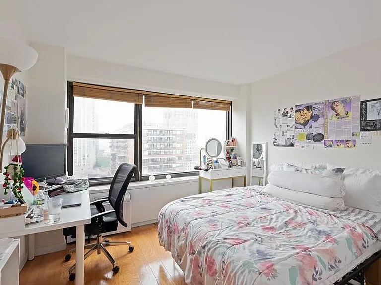 135 Montgomery St #20H — Photo 9
