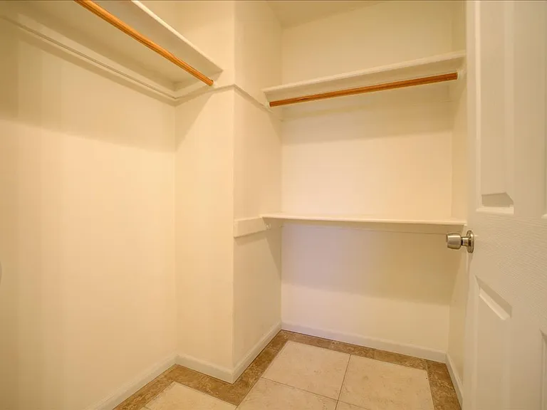 1421 N. Louis Ave — Photo 15