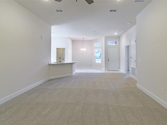 4th image of 35 Farnell Ln