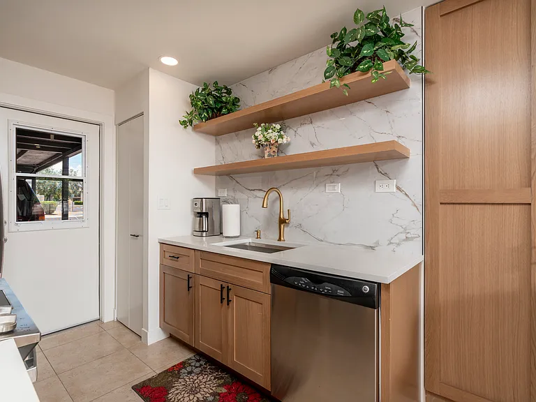 4924 N Woodmere Fairway #1 — Photo 5