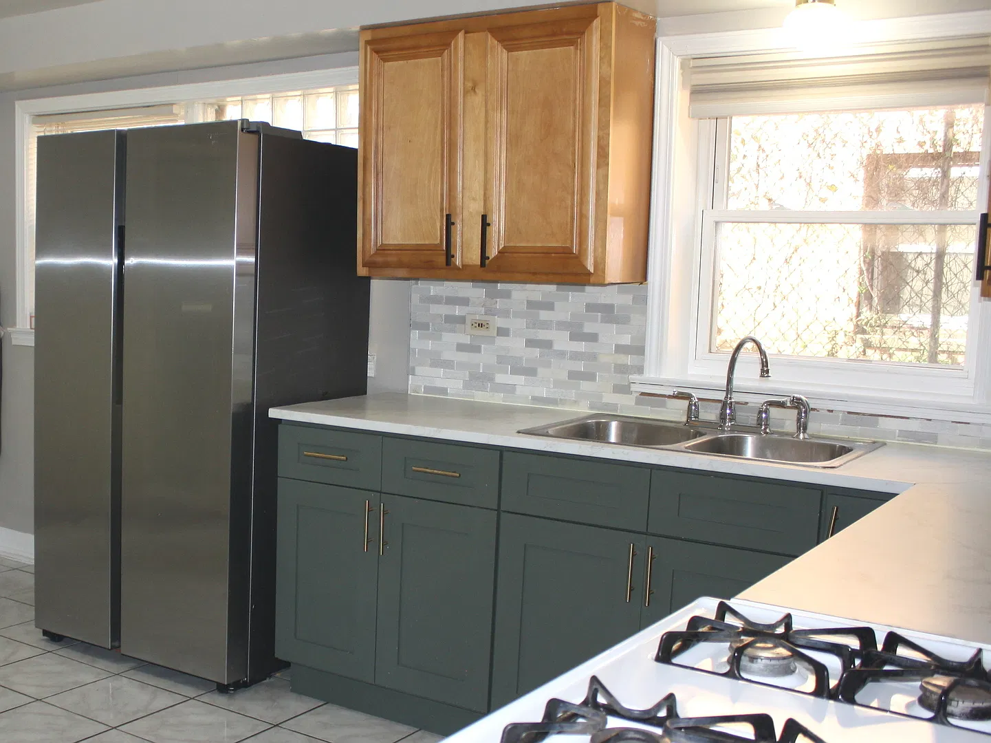 3 bed, 1040 sqft, $2,500 — Photo 2