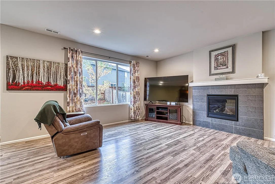19033 110th Avenue Ct E — Photo 4