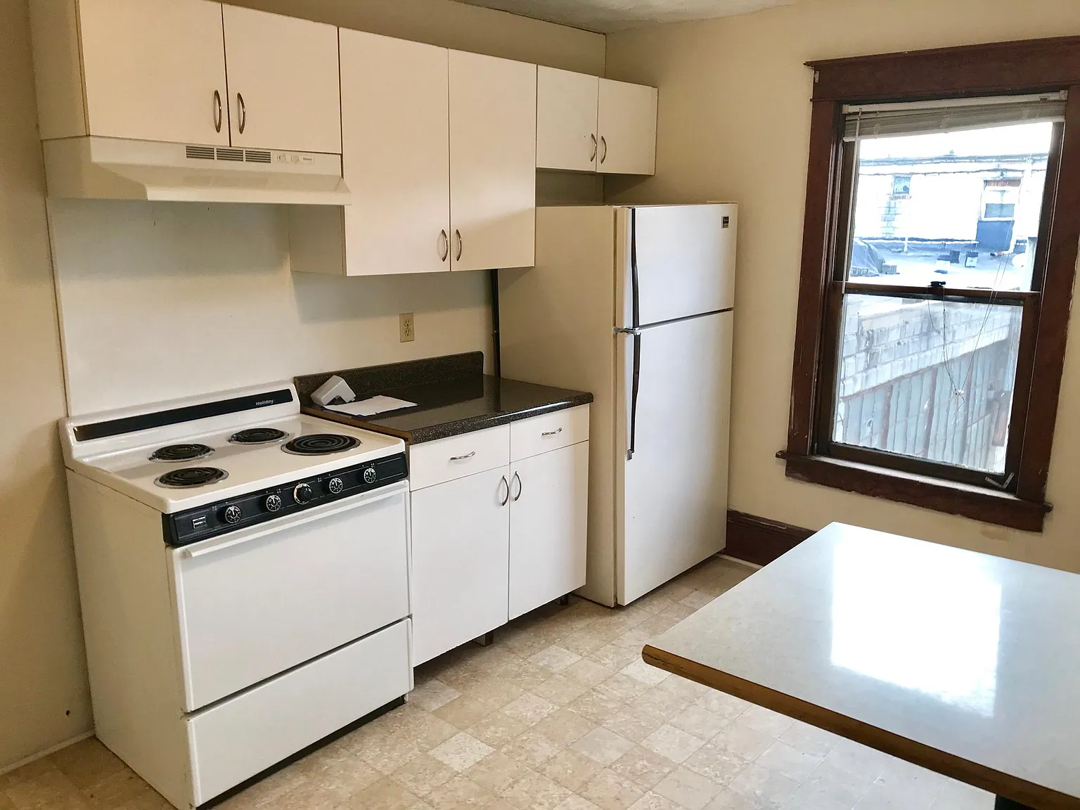 3 bed, 825 sqft, $900 — Photo 4