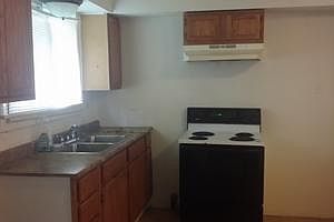 3rd image of 5952 Lucille Ave
