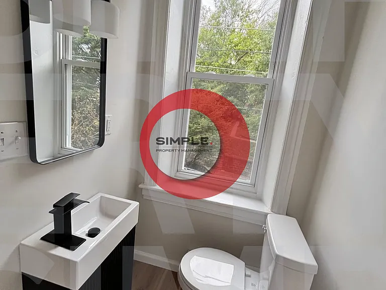434 Woodward St — Photo 16