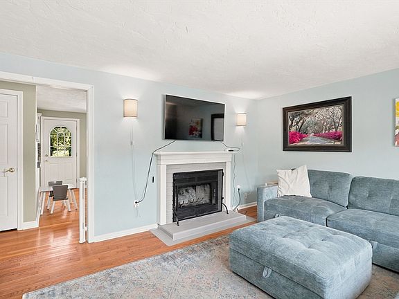 5th image of 38 Plantation Rd