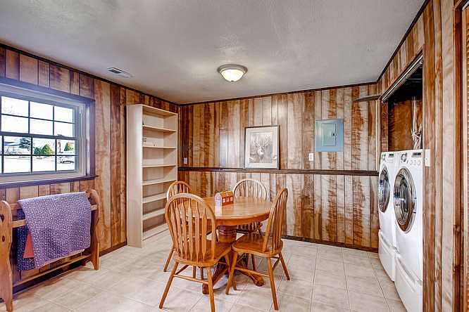 1st image of 6885 Blue River Way
