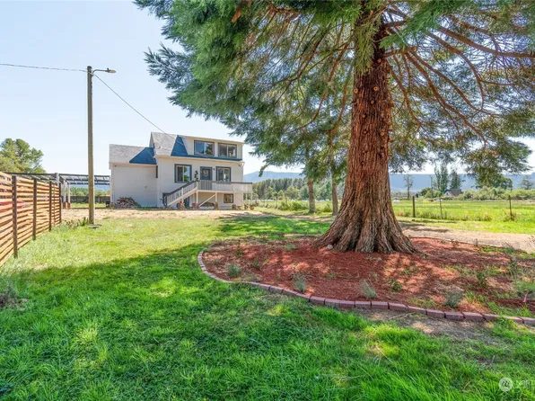 29 Welcome Slough Road, Cathlamet, WA 98612